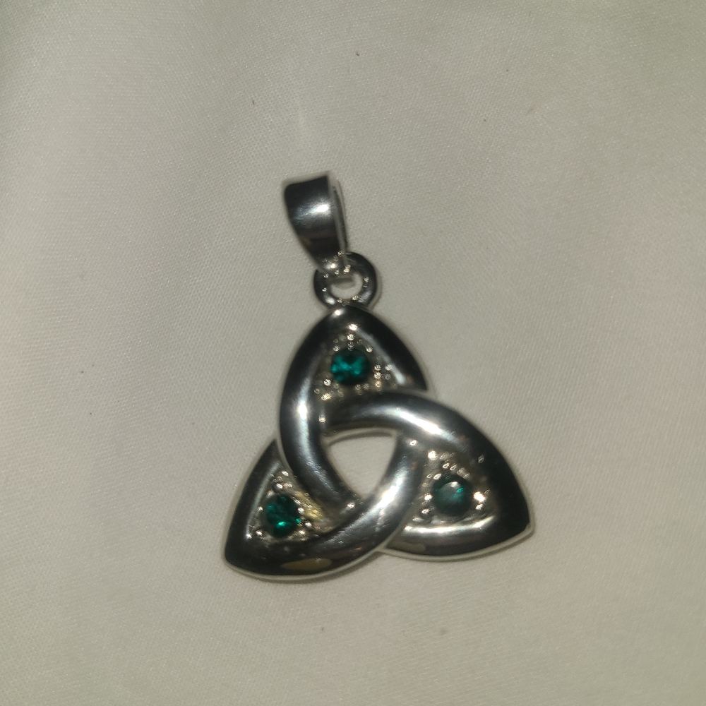 Celtic knotted triskelion pendant
